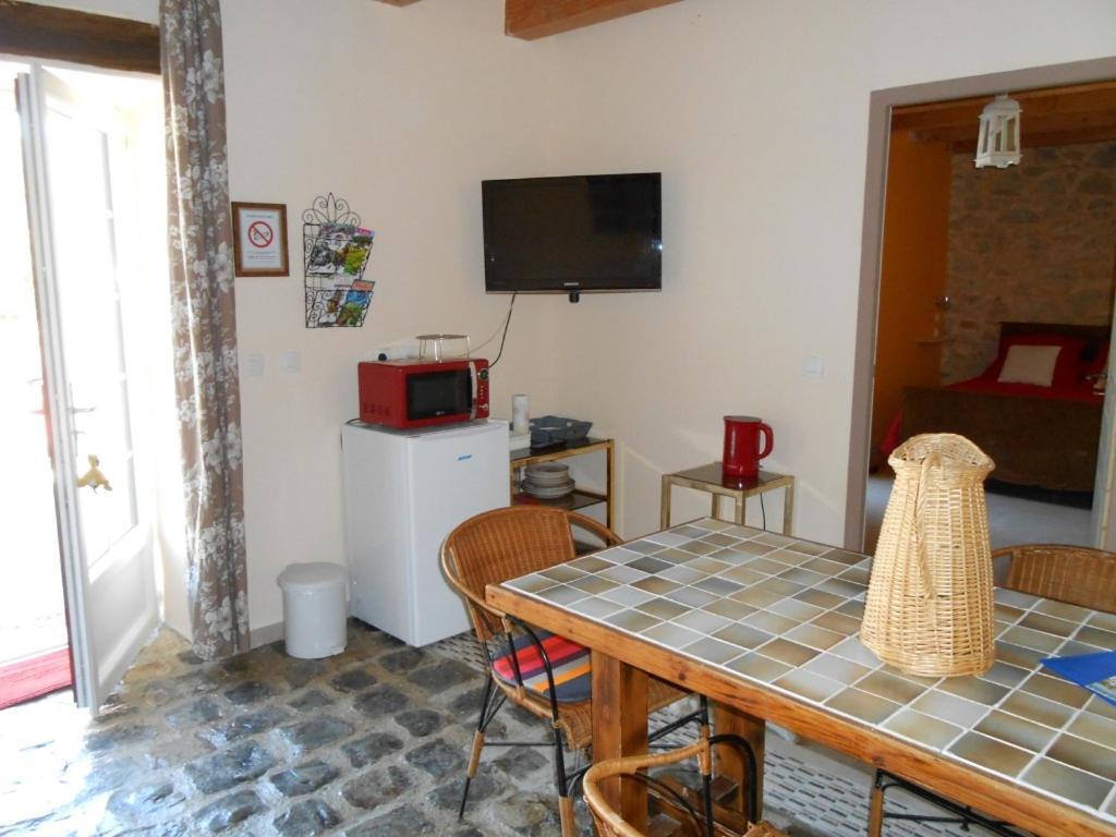 La Dame Blanche Bed and Breakfast Saint-Maurice-dʼIbie Εξωτερικό φωτογραφία